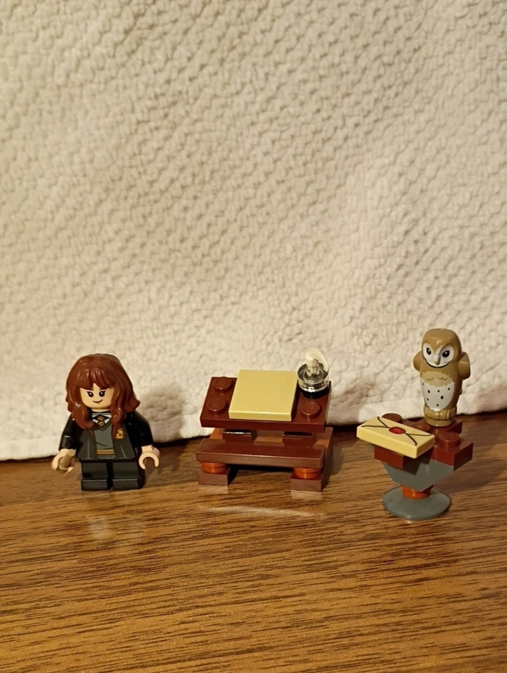 Lego Hermione Mini Figure with Desk, Owl & Accessories